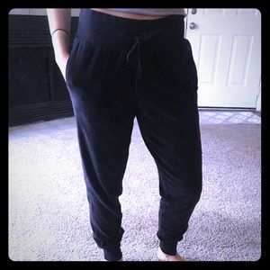 Women’s medium black Z by Zella velour joggers
